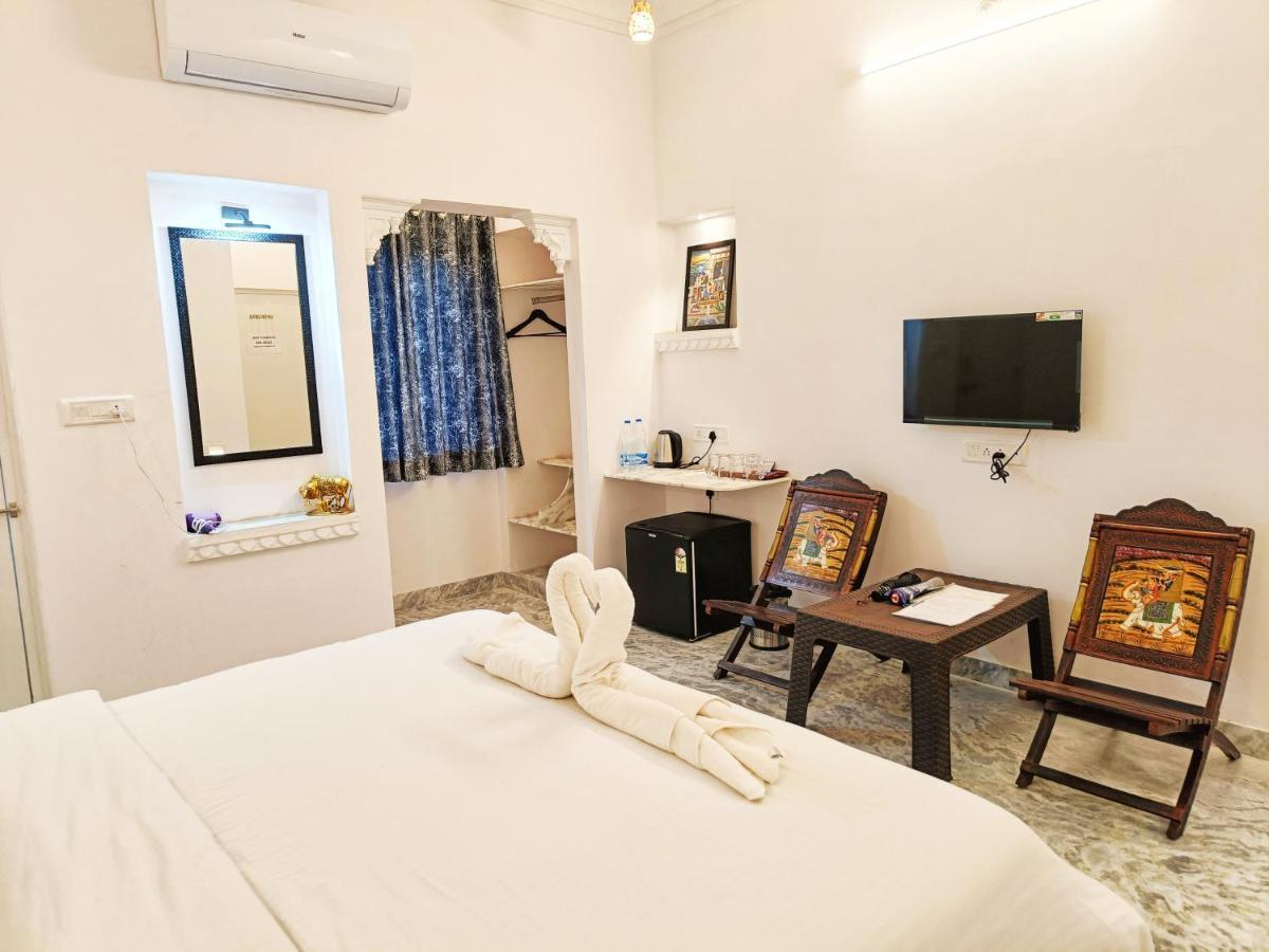 Hotel Prakash Ji'S Haveli -Luxurious Lakeside Retreat- Udaipur Exterior foto