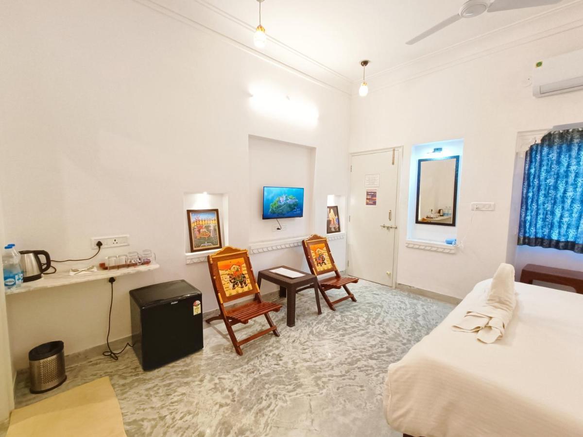 Hotel Prakash Ji'S Haveli -Luxurious Lakeside Retreat- Udaipur Exterior foto